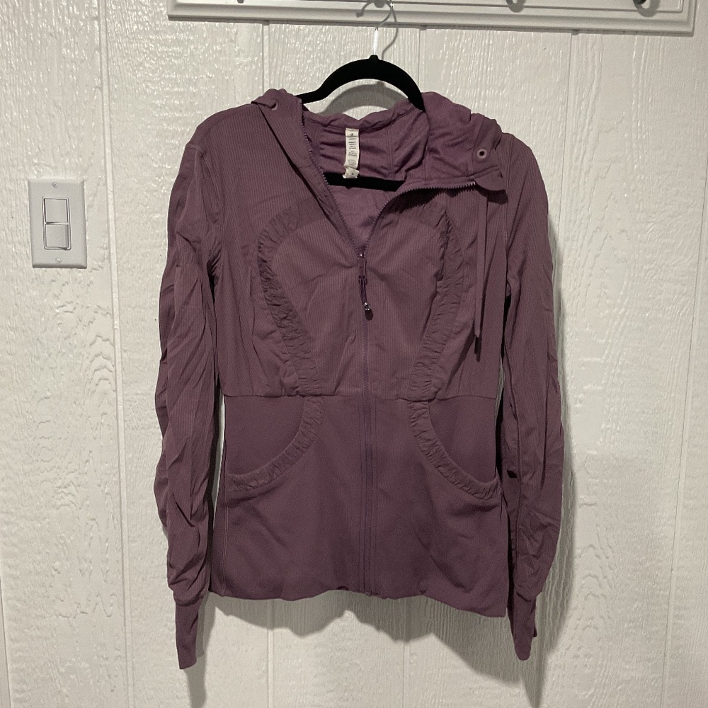 LULULEMON ATHLETIC JACKET ( USED ) ( size 12)